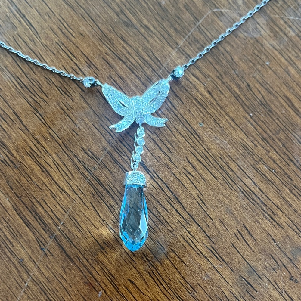 Diamond ribbon Necklace
